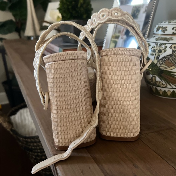 Larroude Dolly Sandal in natural rafia Size 7.5 - Picture 4 of 4